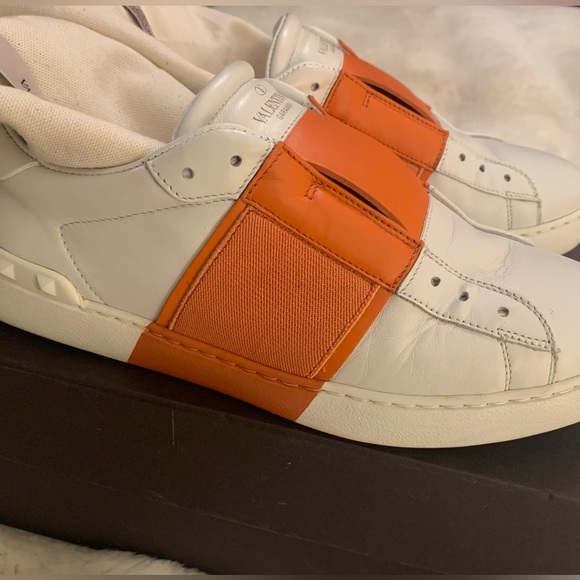 🔥🔥🔥VALENTINO Rockstud Accents Leather Sneakers. Size 8.5 or 39 Europe - Picture 5 of 15